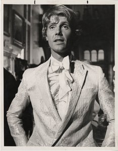 Schauspieler James Fox trägt eine Jacke von Mr Fish, 1968